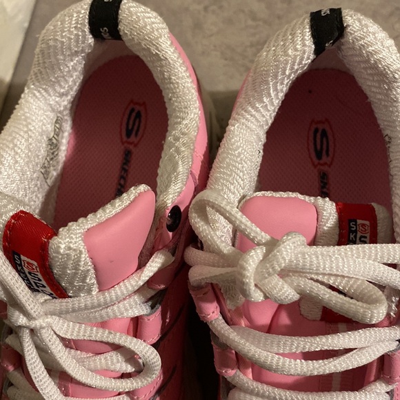Limited Edition Skechers x Line Friends Pink Choco Sneakers - Picture 9 of 13